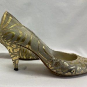 Beverly Feldman Cream Gold size 7